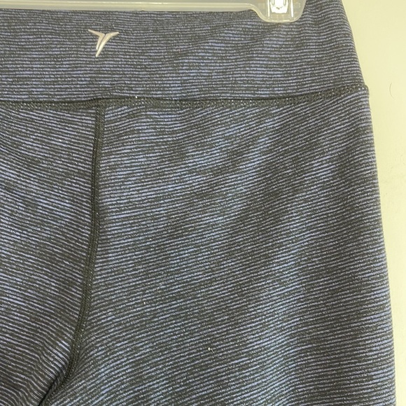 Old Navy Active Go-Dry Micro Striped Leggings Lost at Sea Blue Black Mid Rise M - Picture 5 of 11
